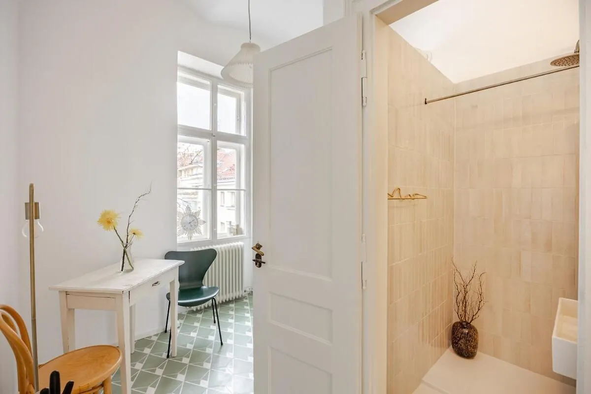 Beautiful Vintage Apartment Near Schoenbrunn Wiedeń