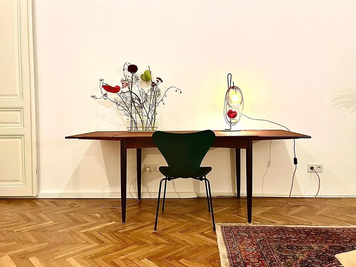 Beautiful Vintage Apartment Near Schoenbrunn Wiedeń Austria