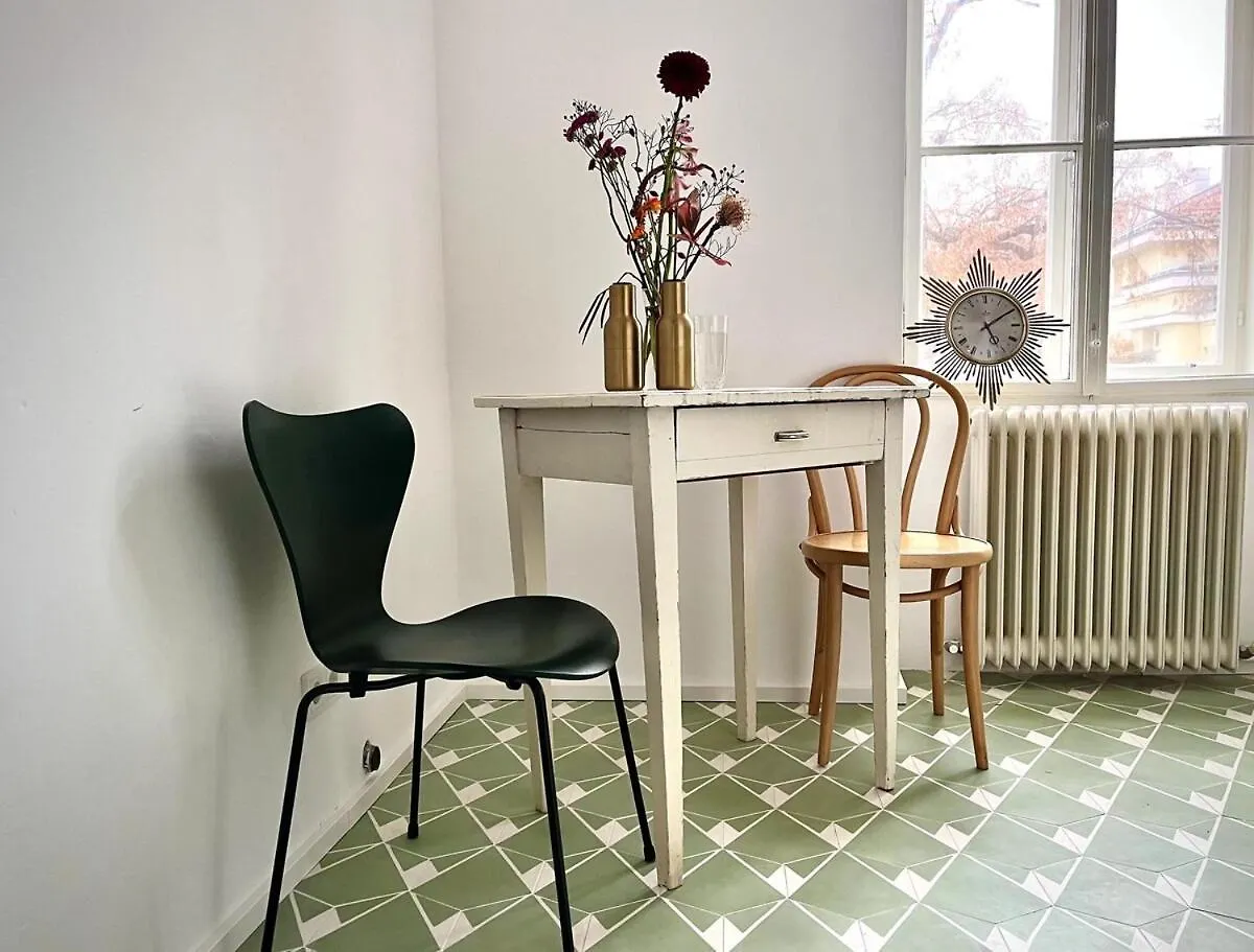Beautiful Vintage Apartment Near Schoenbrunn Wien