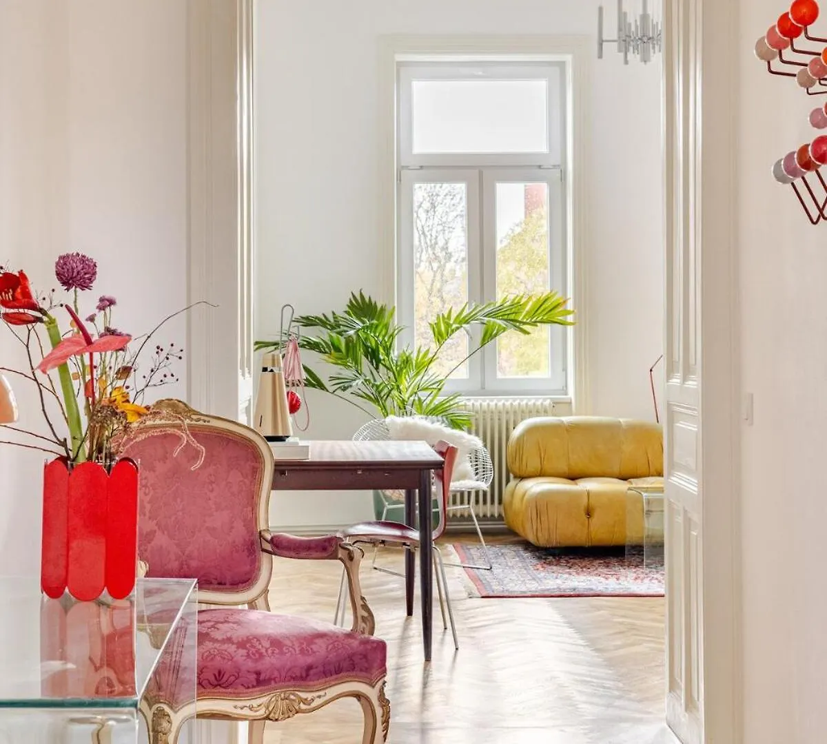 Beautiful Vintage Apartment Near Schoenbrunn Wien 0*,  Österreich